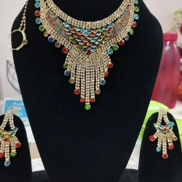 Multicoloured Beautiful Necklace Set ( Nathani and Maangtika Included) - Image 2