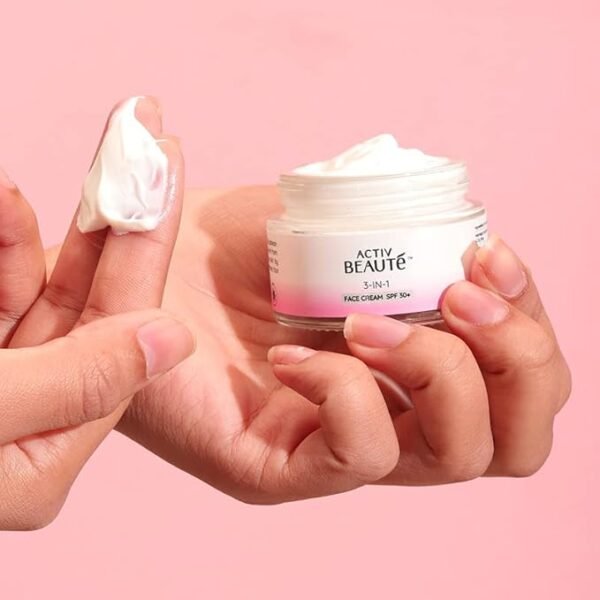 ACTIV BEAUTé 3-in-1 Face Cream with SPF 30 + with Hyaluronic Acid, Soyabean & Grapefruit Extracts and Vitamin A & E, Hydrates Dry & Dull Skin and Smoothens Out Fine Lines & Wrinkles for All Skin Types, 25g - Image 2
