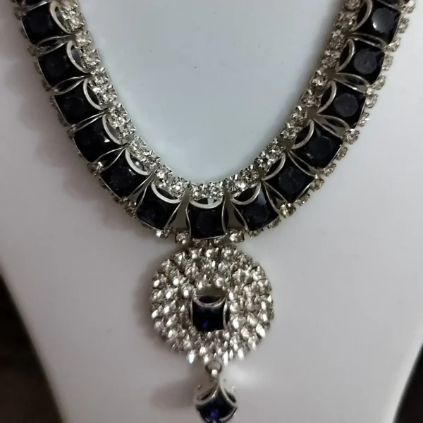 Beautiful Necklace Set Dark Blue