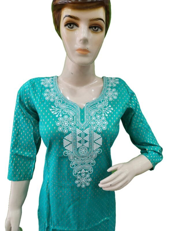 Women kurti with attractive print (kurta only) blend cotton