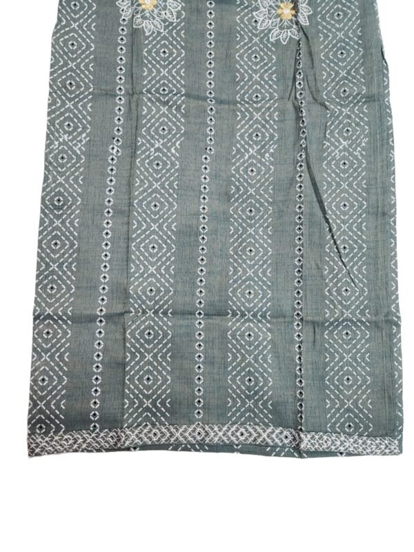 Women grey kurti with attractive print (kurta only) for office and daily use blend cotton - Image 4